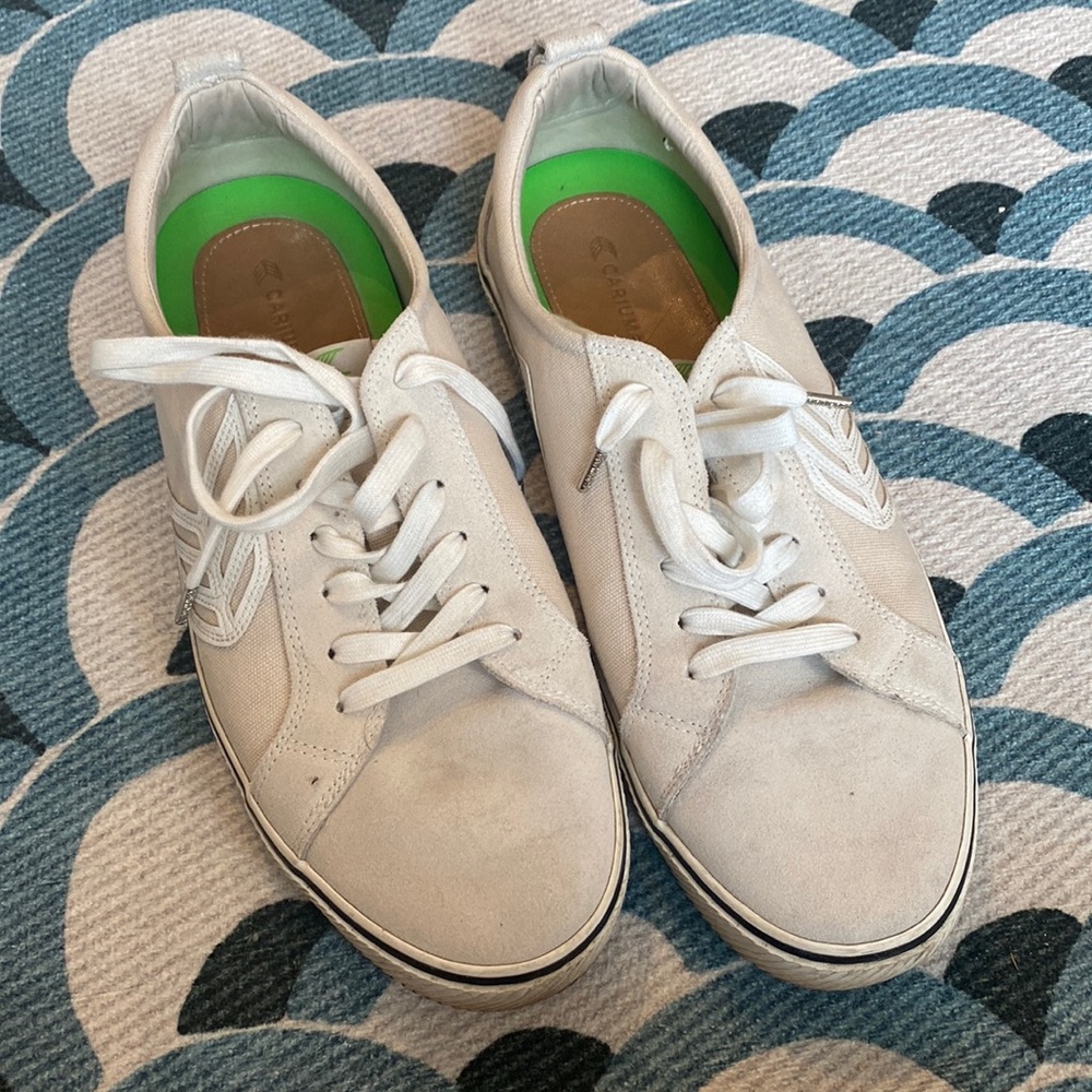 Cariuma White Men's Shoes